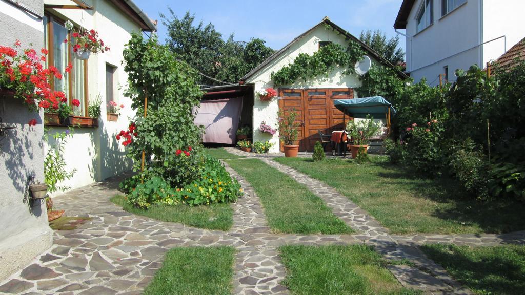 Garden City Apartment Cluj-Napoca Luaran gambar